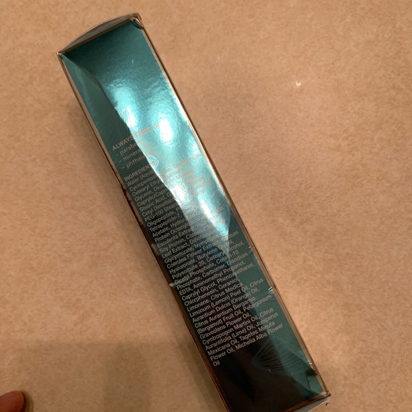 Blue Lotus Balancing Moisturizer - Picture 2 of 4